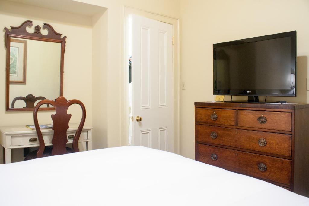 Audubon Cottages New Orleans Room photo